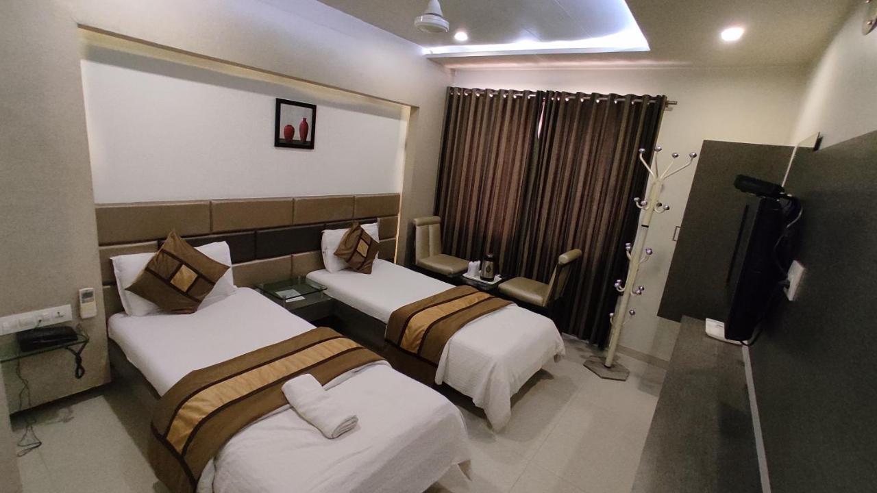 Hotel Flair Inn 아흐메다바드 외부 사진