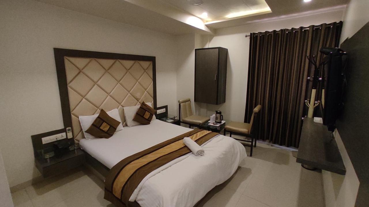 Hotel Flair Inn 아흐메다바드 외부 사진