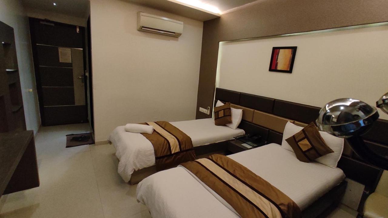 Hotel Flair Inn 아흐메다바드 외부 사진