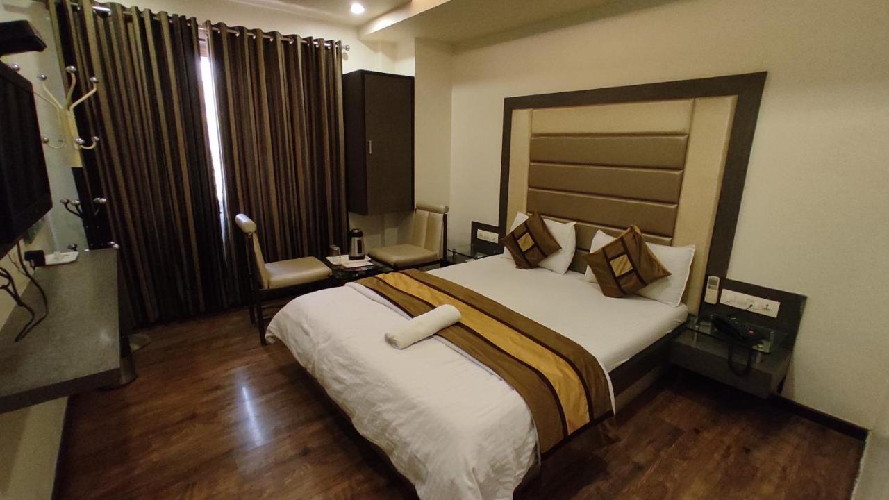 Hotel Flair Inn 아흐메다바드 외부 사진