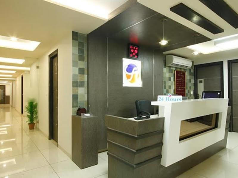 Hotel Flair Inn 아흐메다바드 외부 사진