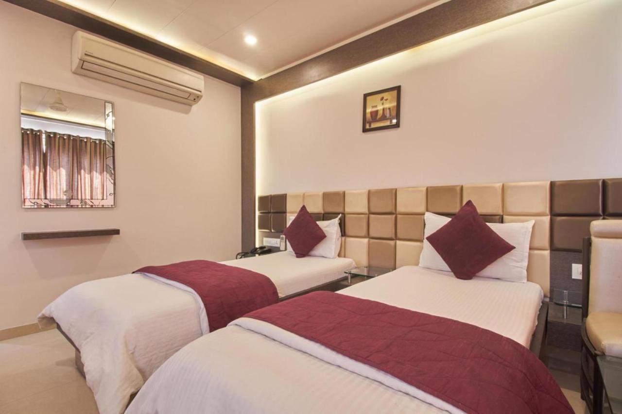 Hotel Flair Inn 아흐메다바드 외부 사진