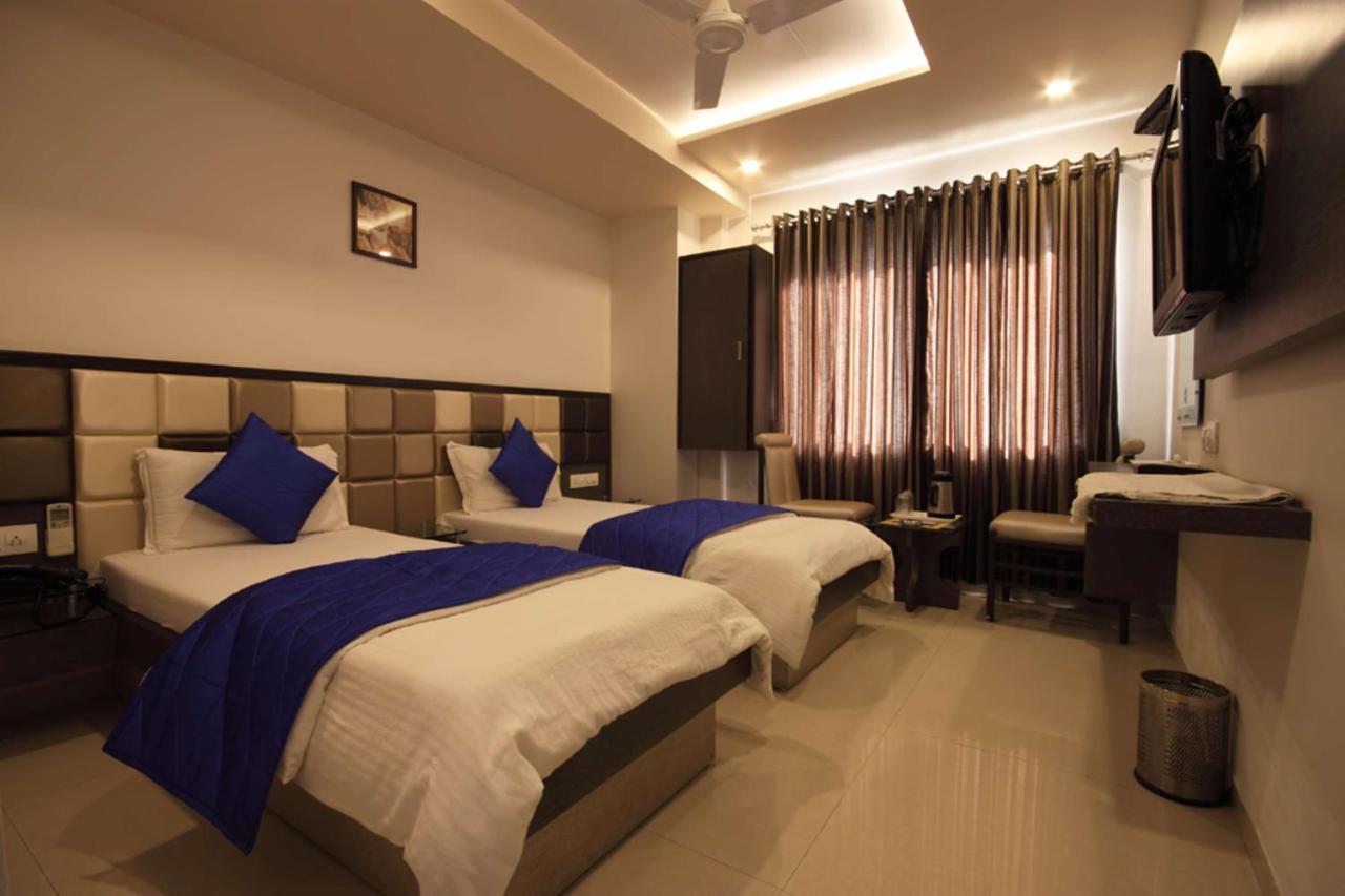 Hotel Flair Inn 아흐메다바드 외부 사진