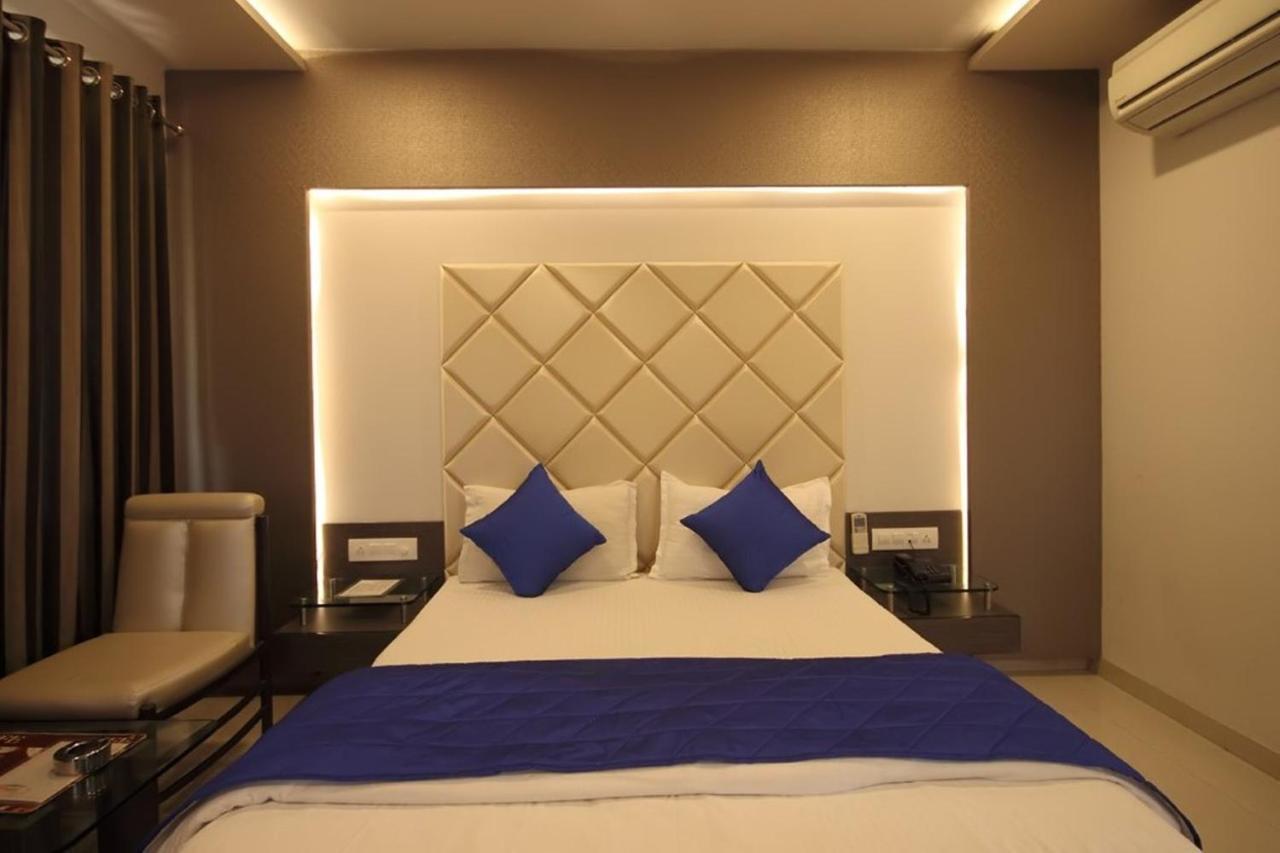 Hotel Flair Inn 아흐메다바드 외부 사진
