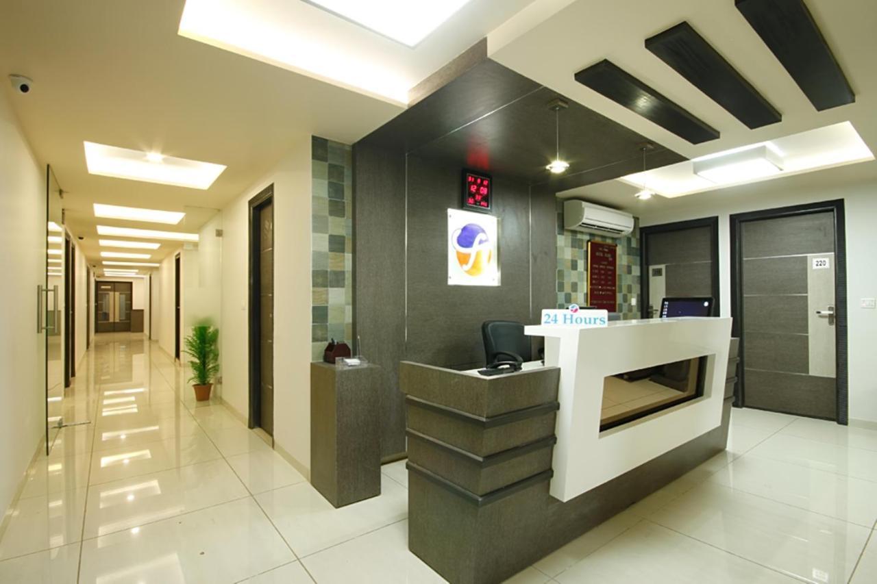 Hotel Flair Inn 아흐메다바드 외부 사진